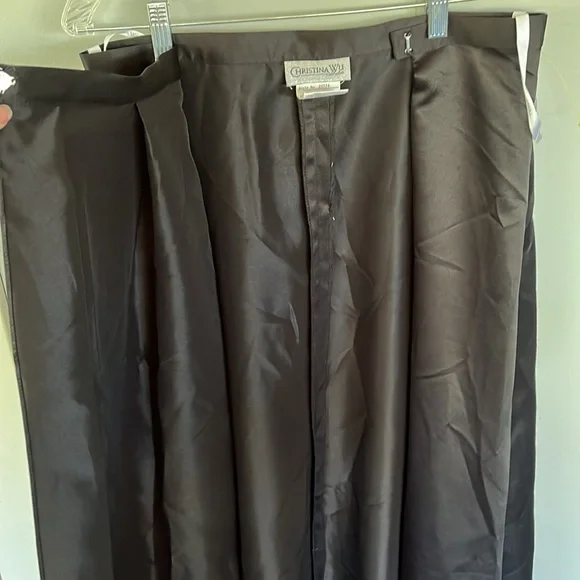 Christina Wu Black Overskirt - Picture 6 of 8